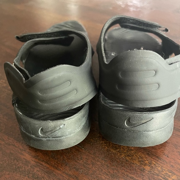 SOLD Nike Stingray Black Sandal Baseball Pool 3Y - Picture 3 of 6